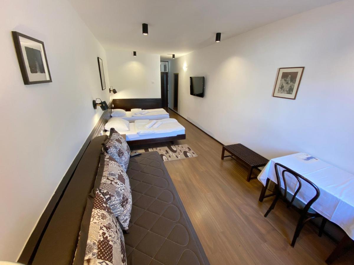 Andrijevica Hotel Komovi מראה חיצוני תמונה