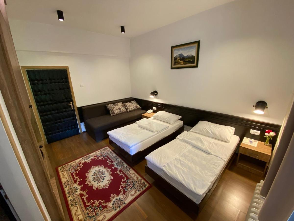 Andrijevica Hotel Komovi מראה חיצוני תמונה