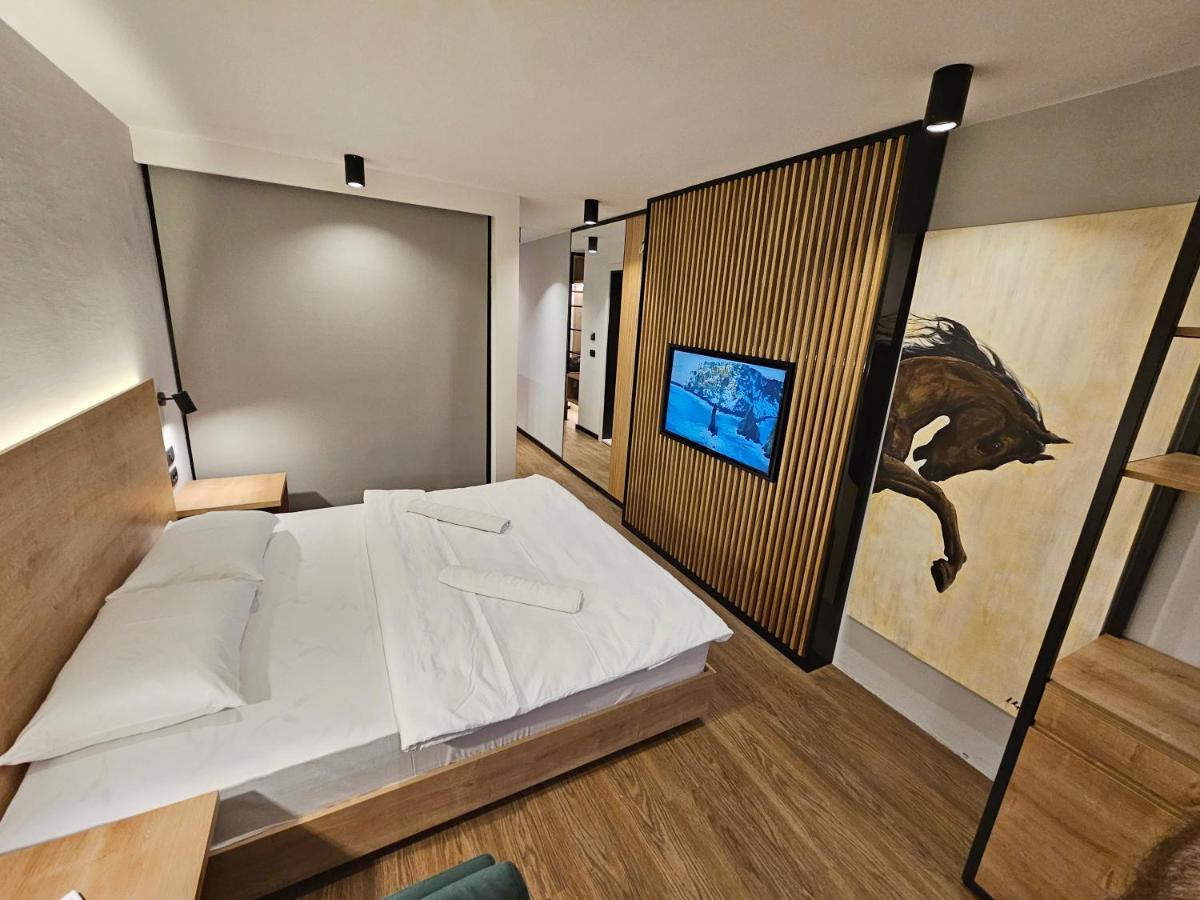 Andrijevica Hotel Komovi מראה חיצוני תמונה