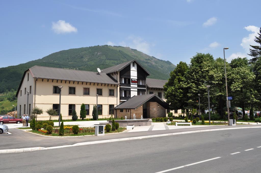 Andrijevica Hotel Komovi מראה חיצוני תמונה