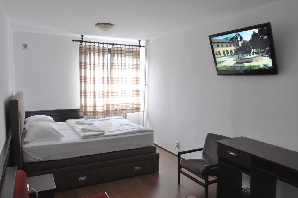 Andrijevica Hotel Komovi מראה חיצוני תמונה