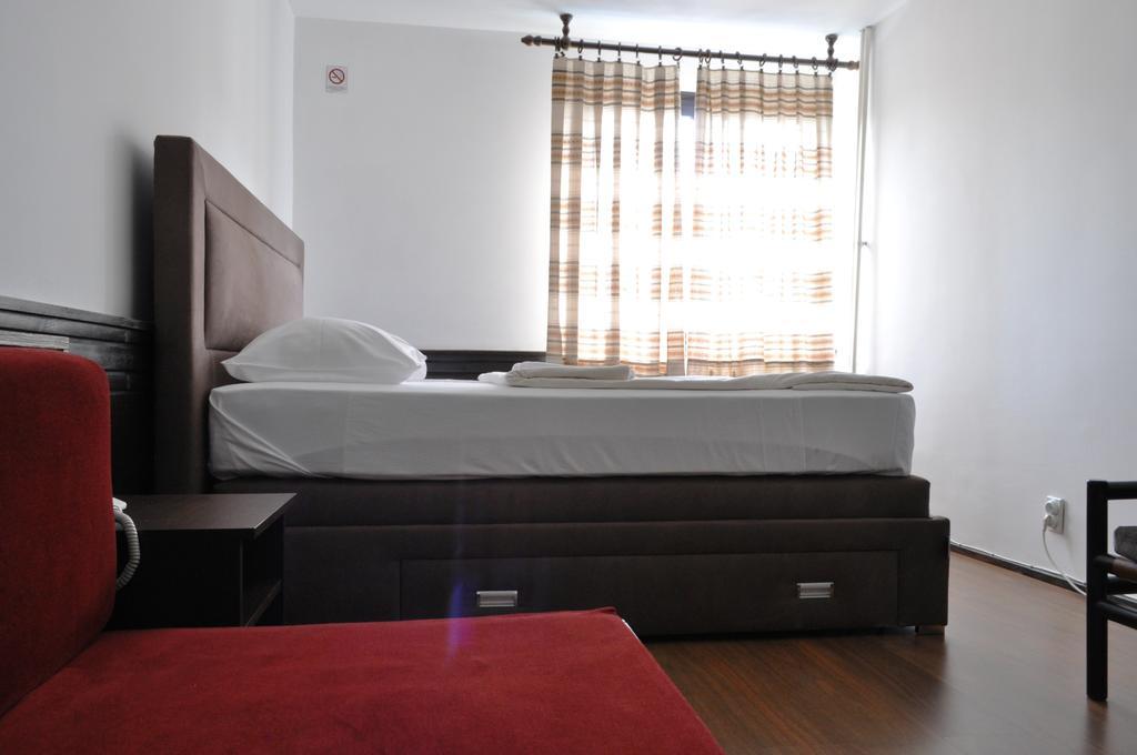 Andrijevica Hotel Komovi מראה חיצוני תמונה